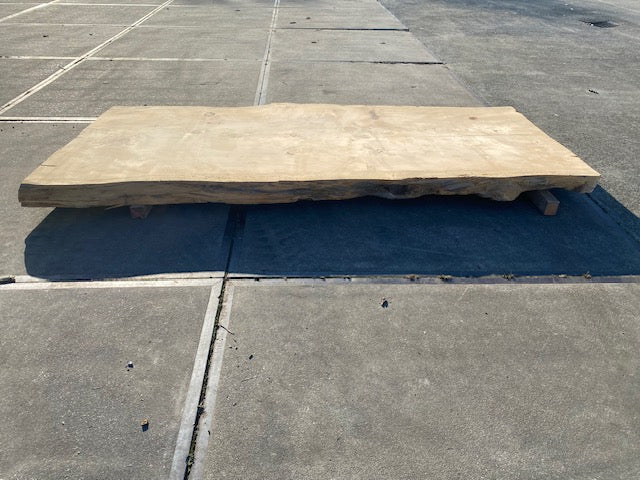 Plateau en bois de cèdre – 2860 x 1200 x 120 mm – Poncé